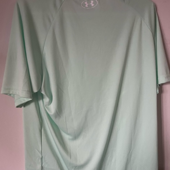 New under Armour t-shirt - Picture 3 of 3